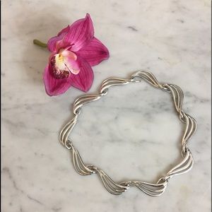 Vintage silvertone necklace.